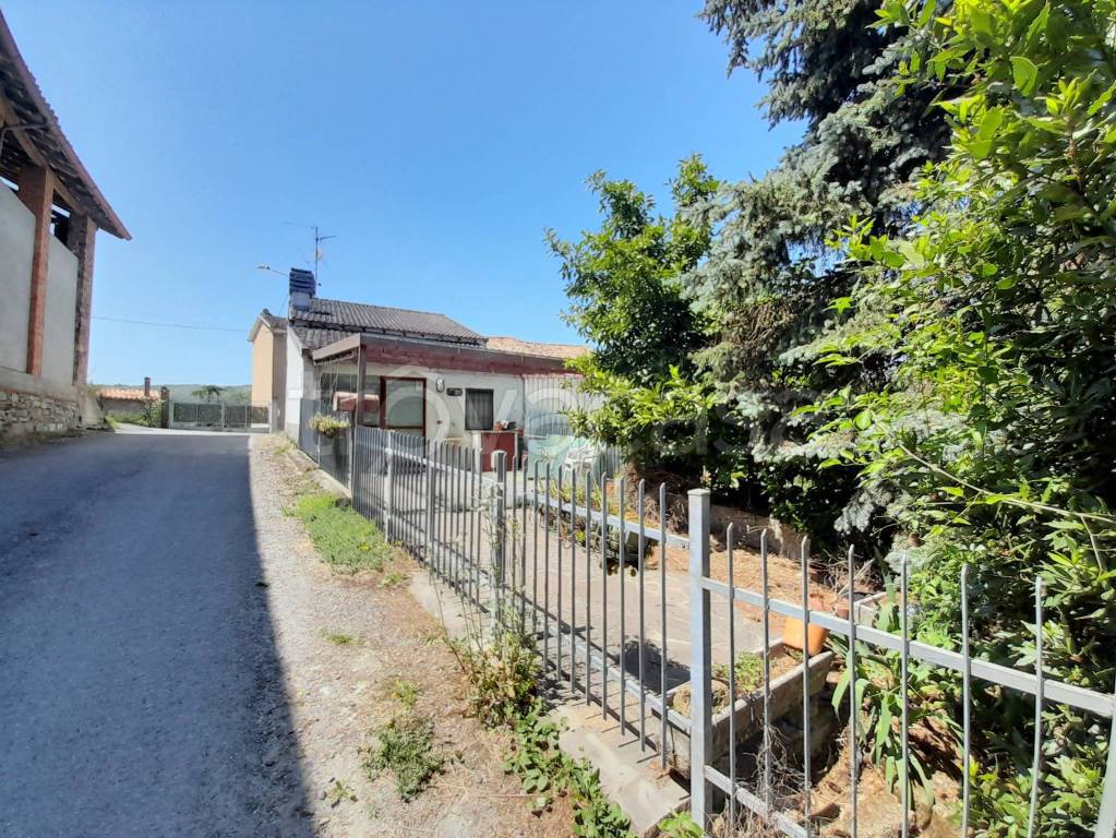 Casa Indipendente in vendita a Montalto Pavese località Donega, 6