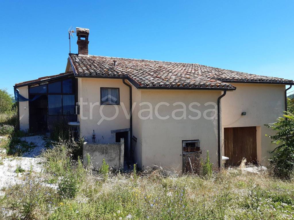 Colonica in in vendita da privato a San Severino Marche località Serralta
