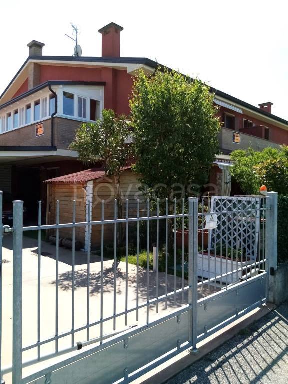 Villa Bifamiliare in in vendita da privato a Piacenza d'Adige via Rivalon, 255