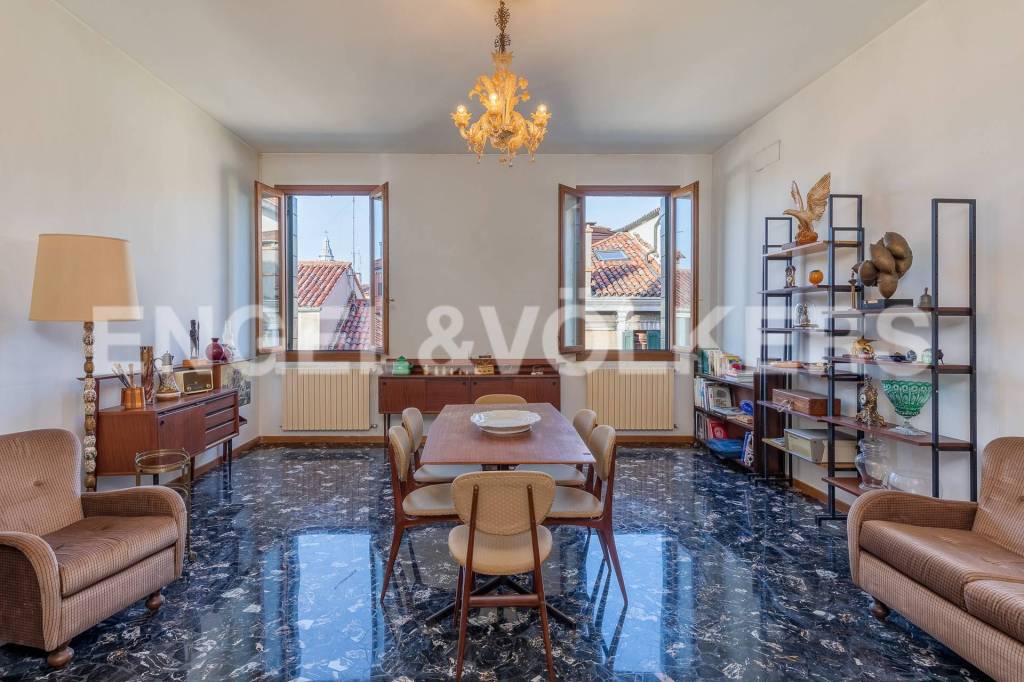 Appartamento in vendita a Venezia campo de la Guerra