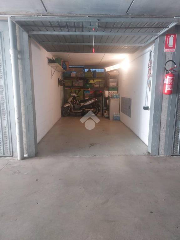 Garage in vendita a Vittuone via de gasperi, 8