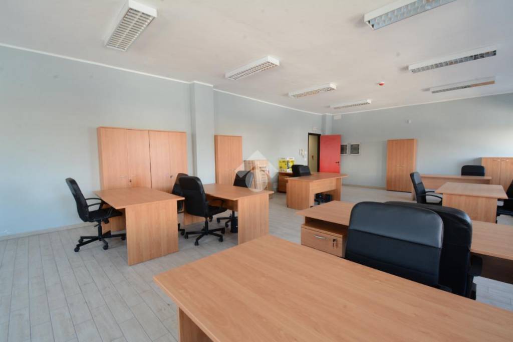 Ufficio in affitto a Volpiano via Brandizzo, 215