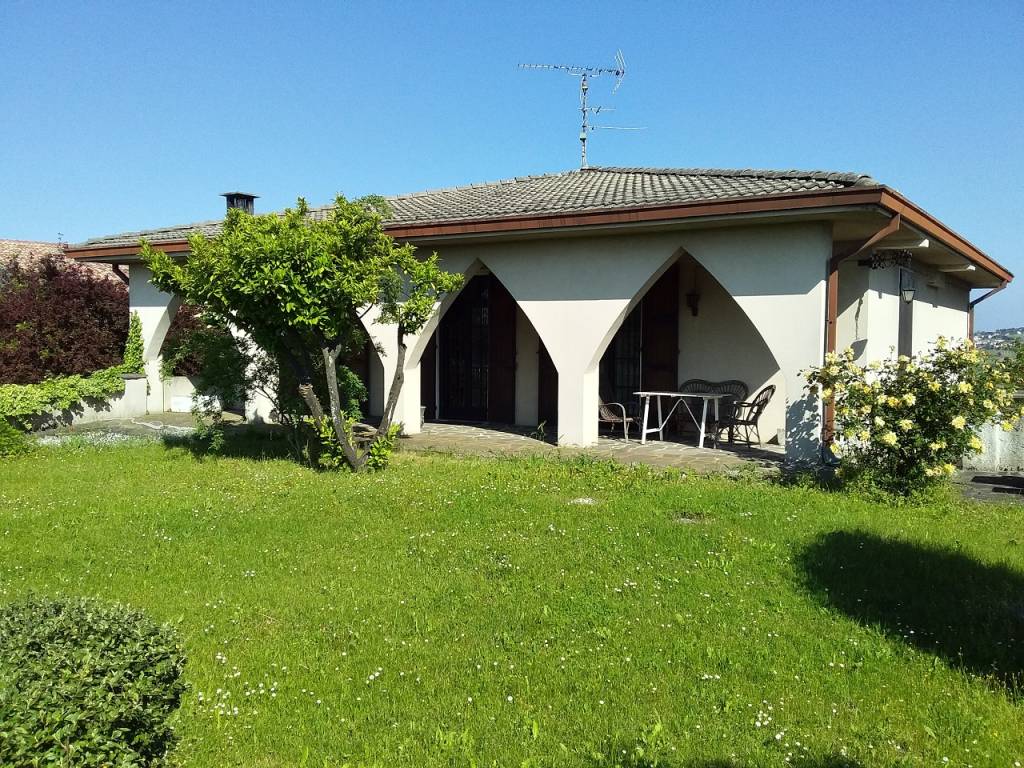 Villa in vendita a Rovescala