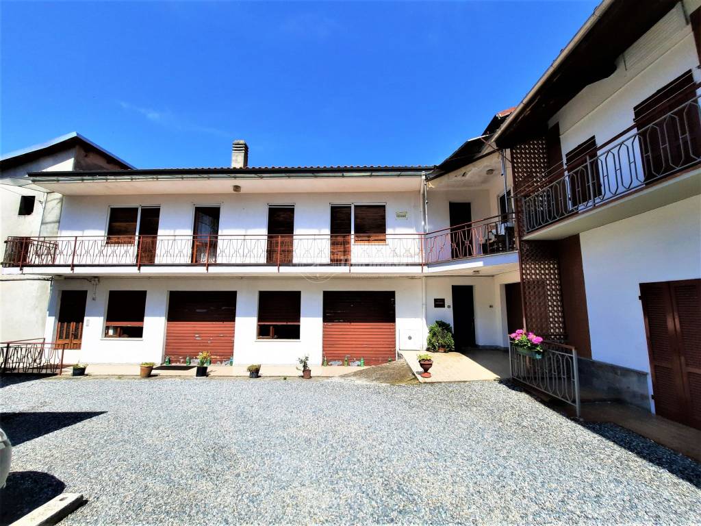 Casa Indipendente in vendita a Viverone via Scuole Luigi Lebole