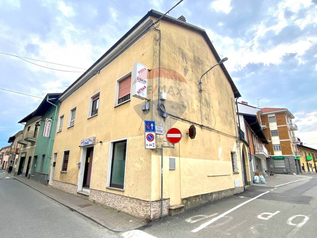 Casa Indipendente in vendita a Bianzè corso italia, 34