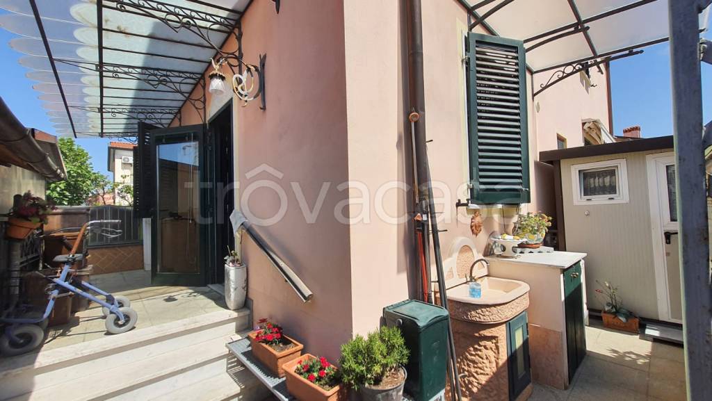 Appartamento in vendita a Sarzana via Mazzincollo, 21