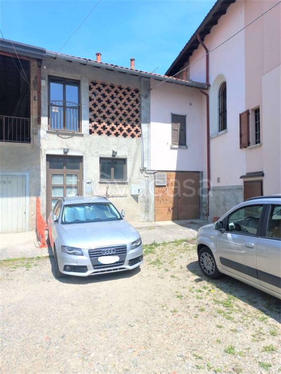 Casa Indipendente in vendita a Capiago Intimiano via olmeda snc