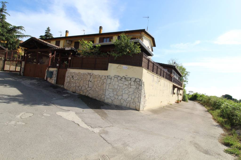 Villa a Schiera in vendita a Giugliano in Campania viale Canosa