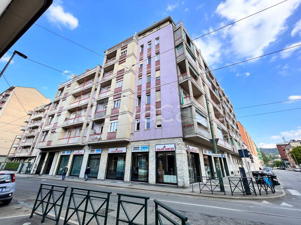 Appartamento in vendita a Torino via Antonio Fontanesi, 10