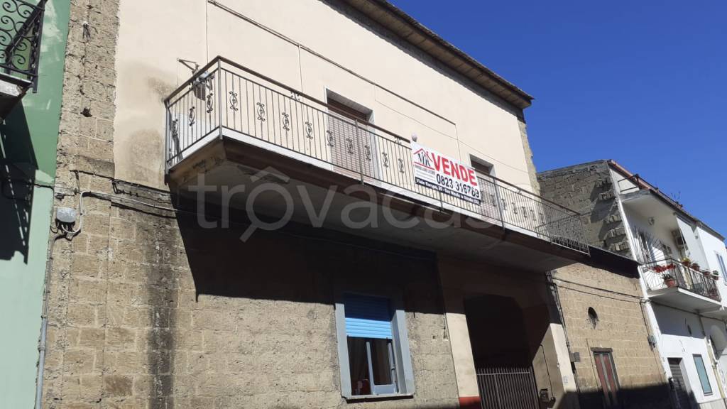 Appartamento in vendita a San Nicola la Strada via Pilade Bronzetti, 138