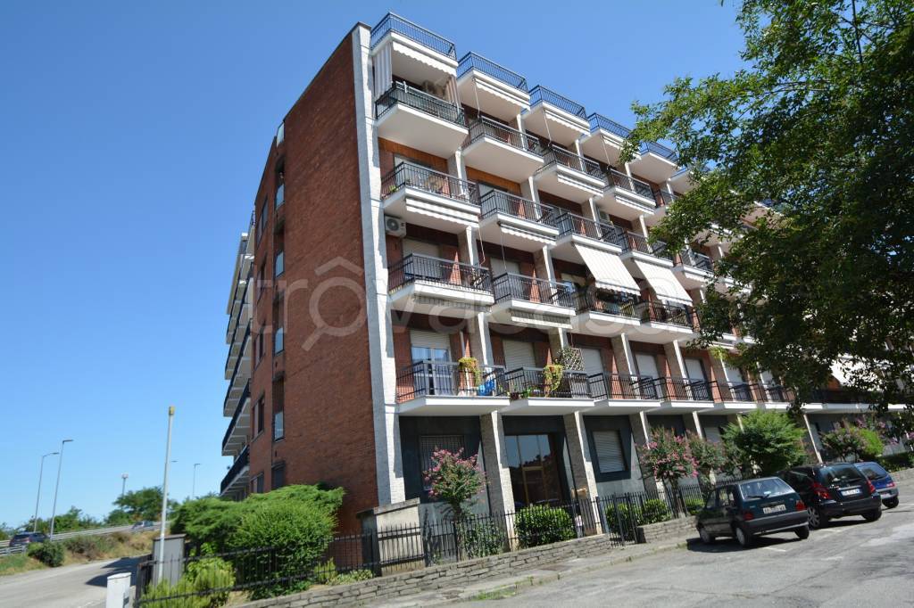 Appartamento in vendita a Carmagnola via Federico Sura, 60