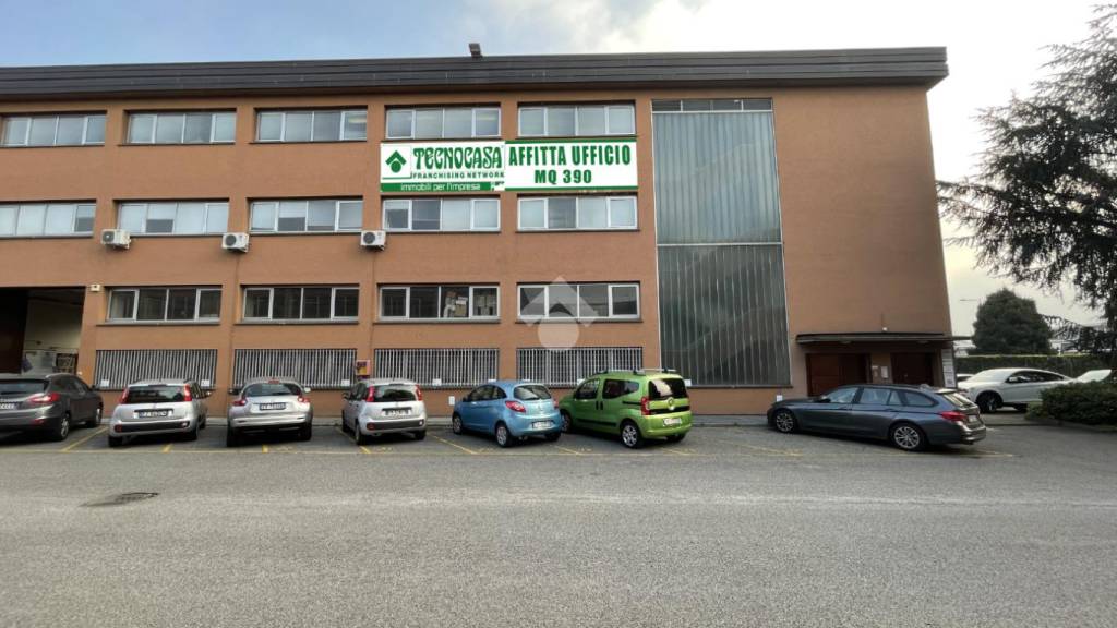 Ufficio in affitto a Cinisello Balsamo via Pellizza da Volpedo, 58