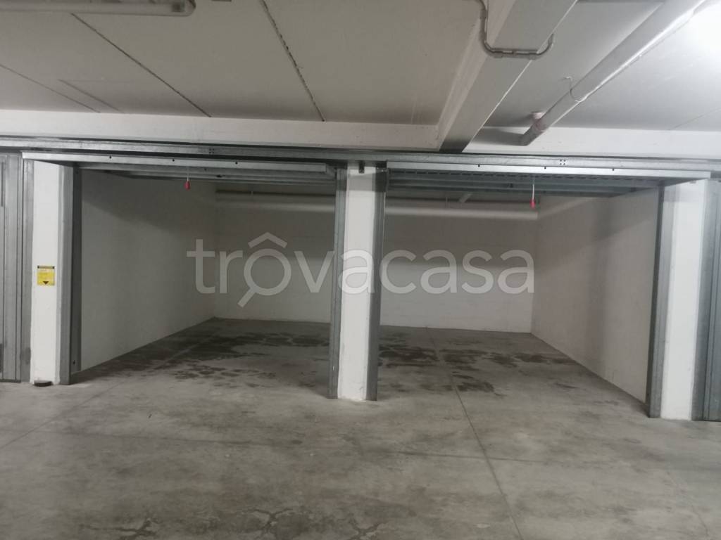 Garage in affitto a Porto Recanati viale Europa