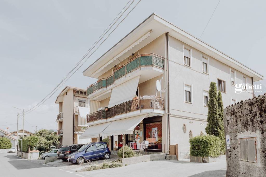 Appartamento in vendita a Mandello del Lario via oliveti, 30/g