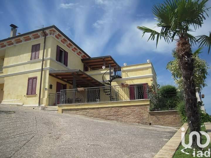 Villa in vendita a Monsampolo del Tronto località Maiano