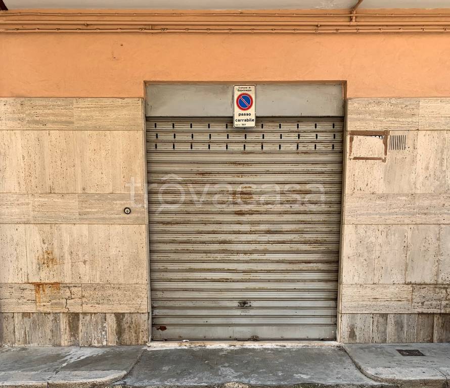 Magazzino in vendita a Giovinazzo via Fiume