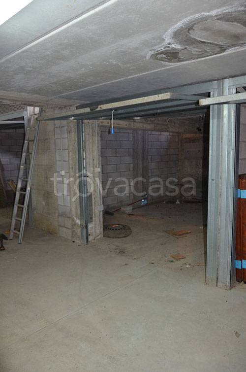 Garage in vendita a Orta di Atella via Marco Pantani, 18