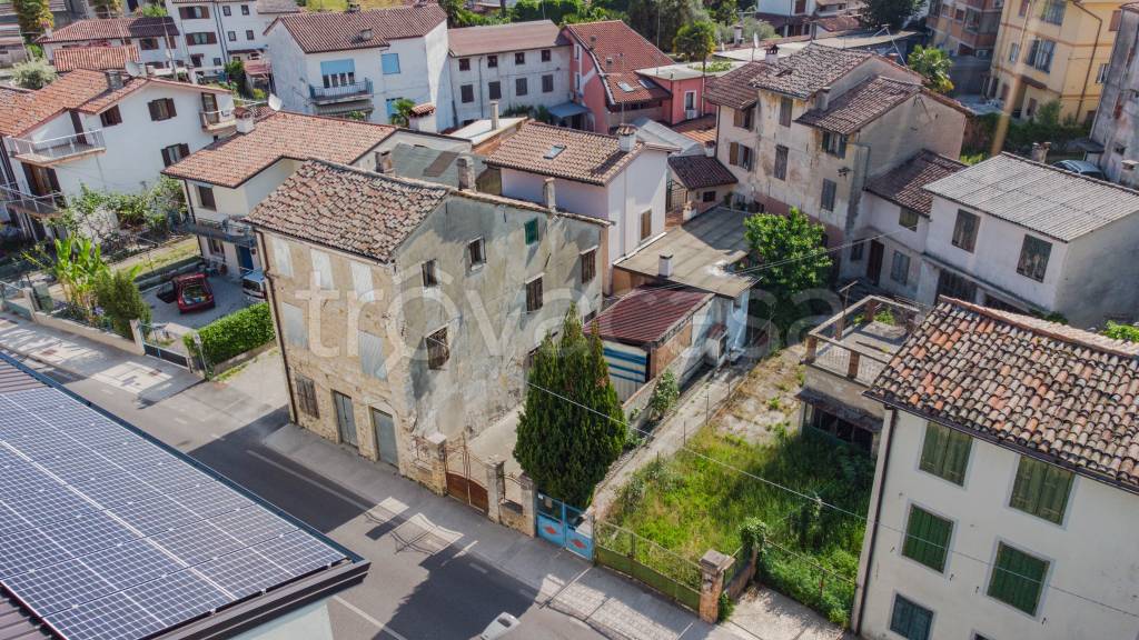 Casa Indipendente in vendita a Cervignano del Friuli via Giusto Gervasutti, 14