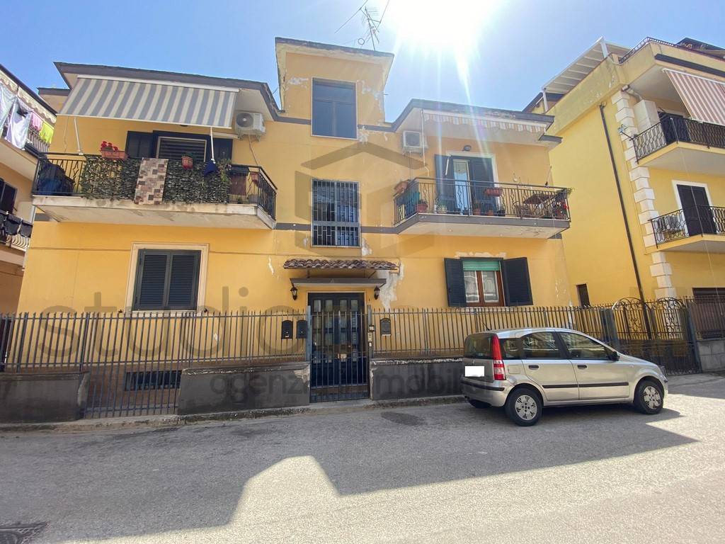 Appartamento in vendita a Giugliano in Campania via Domenico Fontana