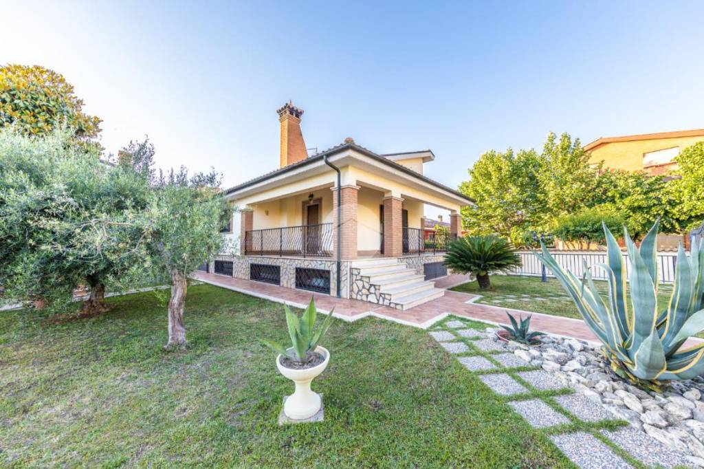Villa in vendita a Roma via Massa di San Giuliano, 295