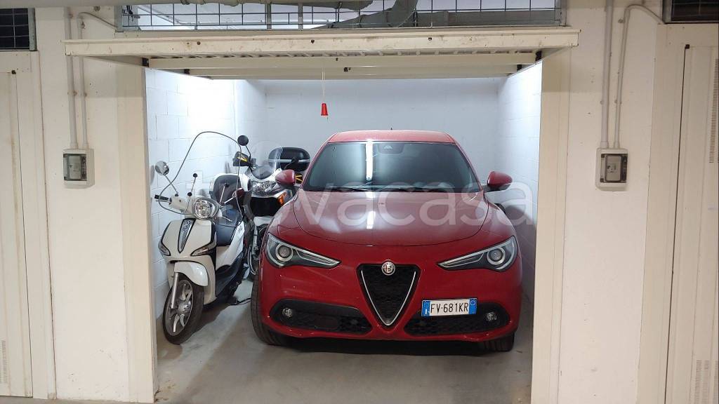 Garage in vendita a Firenze via Alberto Arnoldi, 6A