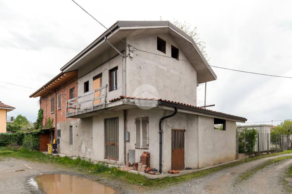 Casa Indipendente in vendita a San Francesco al Campo via San Giacomo, 18