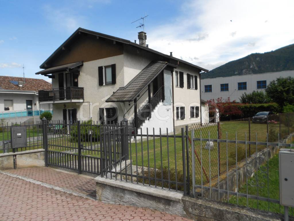 Appartamento in vendita a Delebio via Legnone