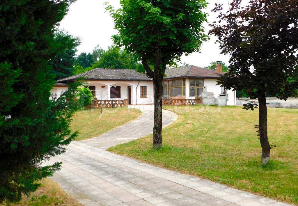 Villa Bifamiliare in vendita a Garlasco via Tramia, 93
