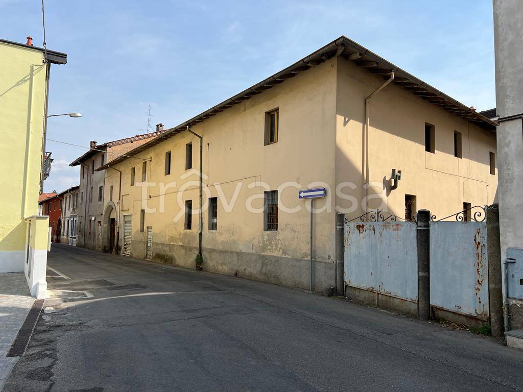 Casa Indipendente in vendita a Mozzate via Milanese Vecchia, 3