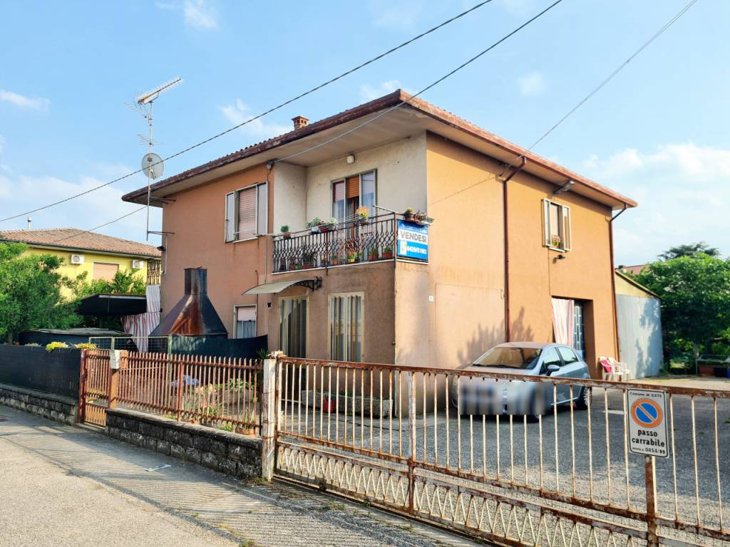 Casa Indipendente in vendita a Este via fuoghi