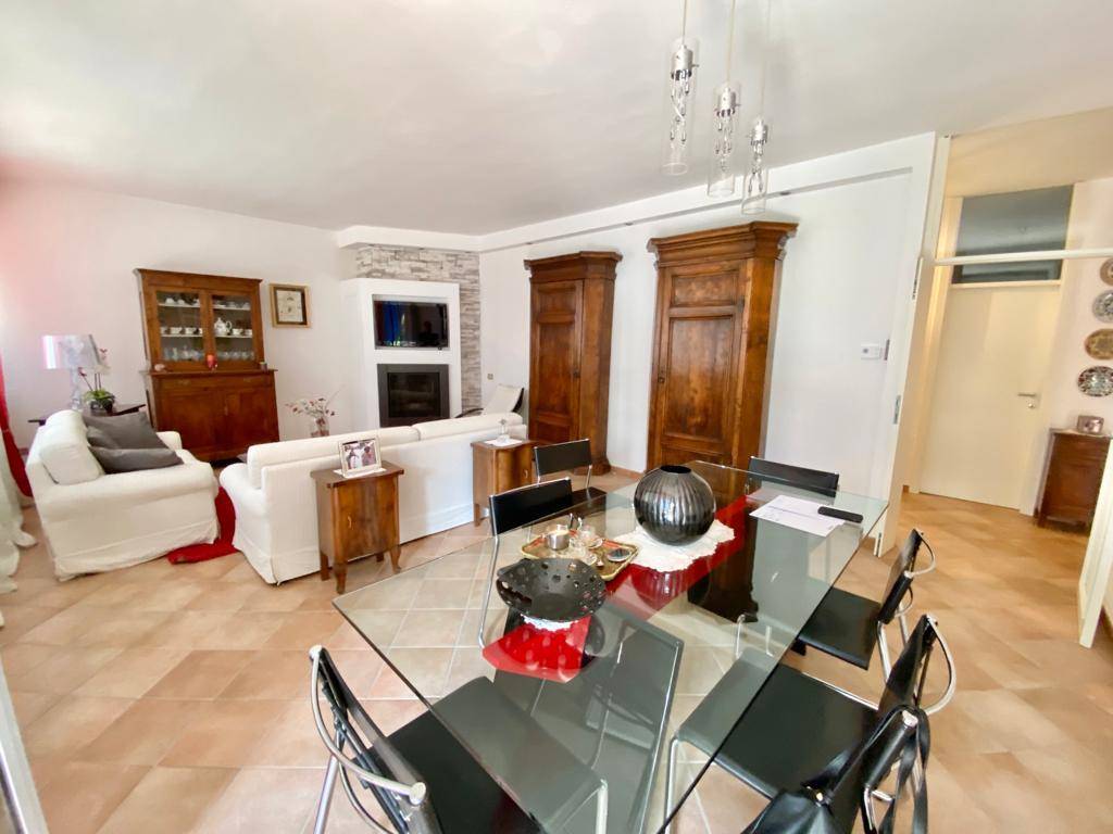 Appartamento in vendita a Urbino via zena mancini