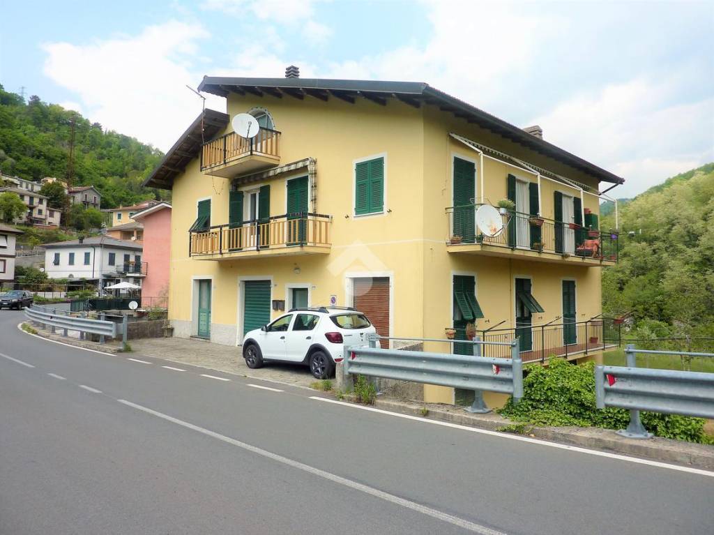 Casa Indipendente in vendita a Mezzanego via sp586, 258