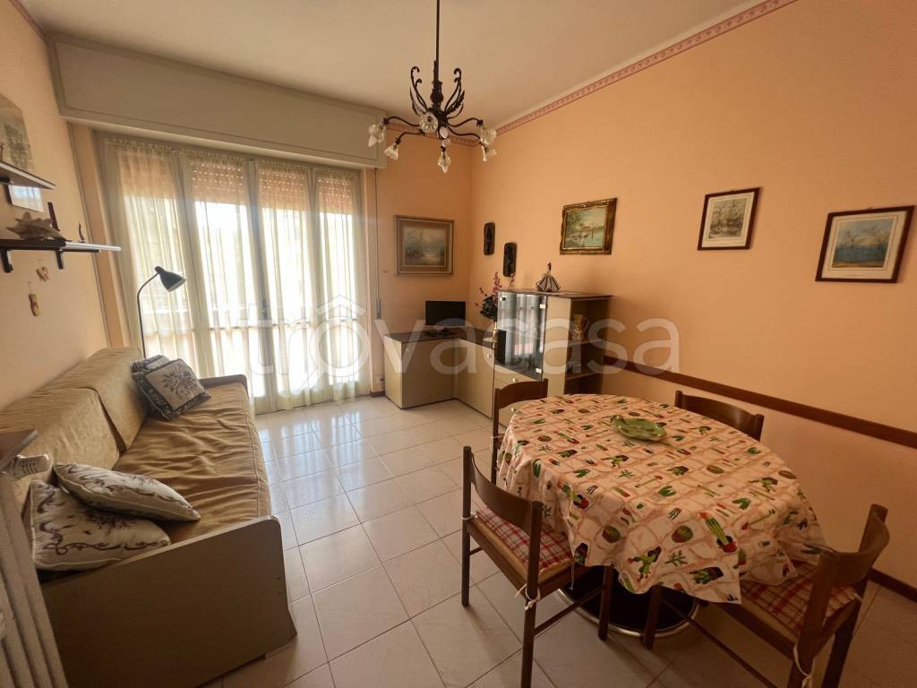 Appartamento in affitto a Loano via Aurelia, 231