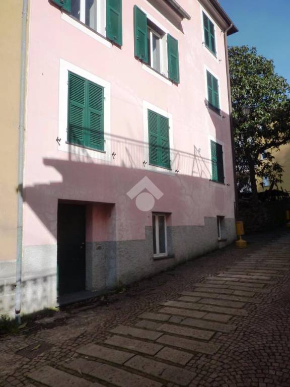 Appartamento in vendita a Mezzanego via Matteo Pozzo, 34