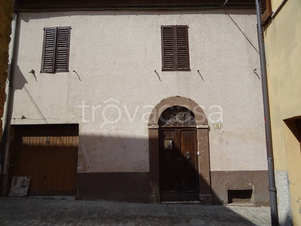 Casa Indipendente in vendita a Fabriano vicolo 2 Marimengo, 13