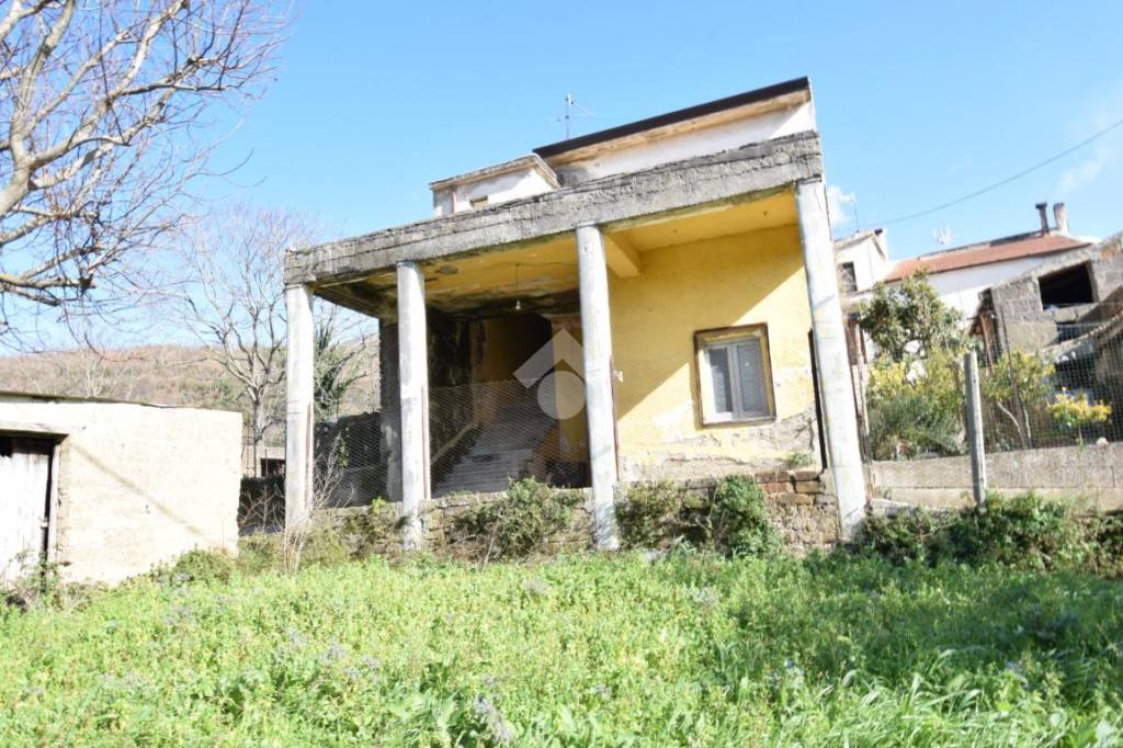 Casa Indipendente in vendita a Sant'Agata de' Goti contrada paolini