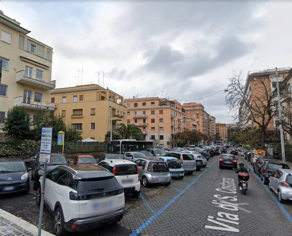 Appartamento in vendita a Roma via di Santa Costanza