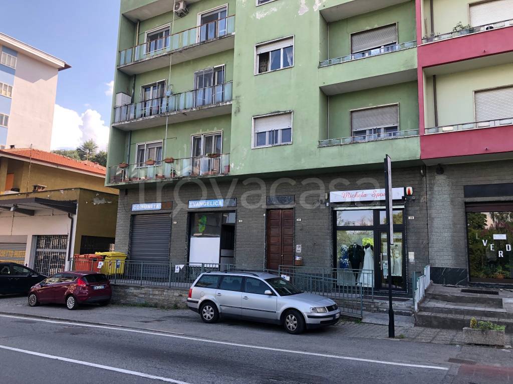 Negozio in vendita a Ivrea via Aosta, 32