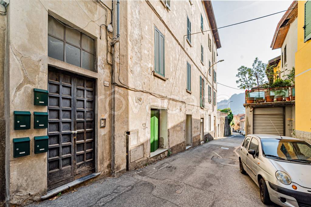 Appartamento in vendita a Lecco via dei Partigiani, 82