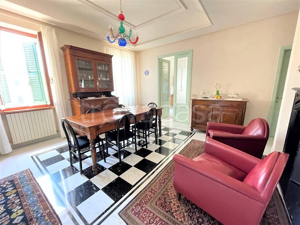 Appartamento in vendita a Barbara piazza Camillo Benso di Cavour, 1