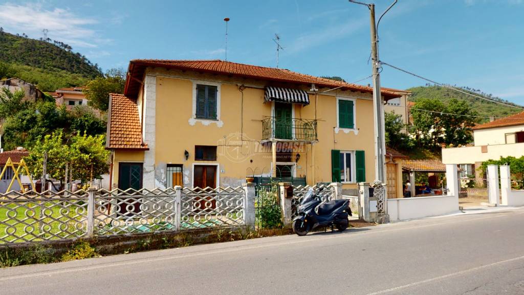 Appartamento in vendita ad Albenga via m. Genlis 11