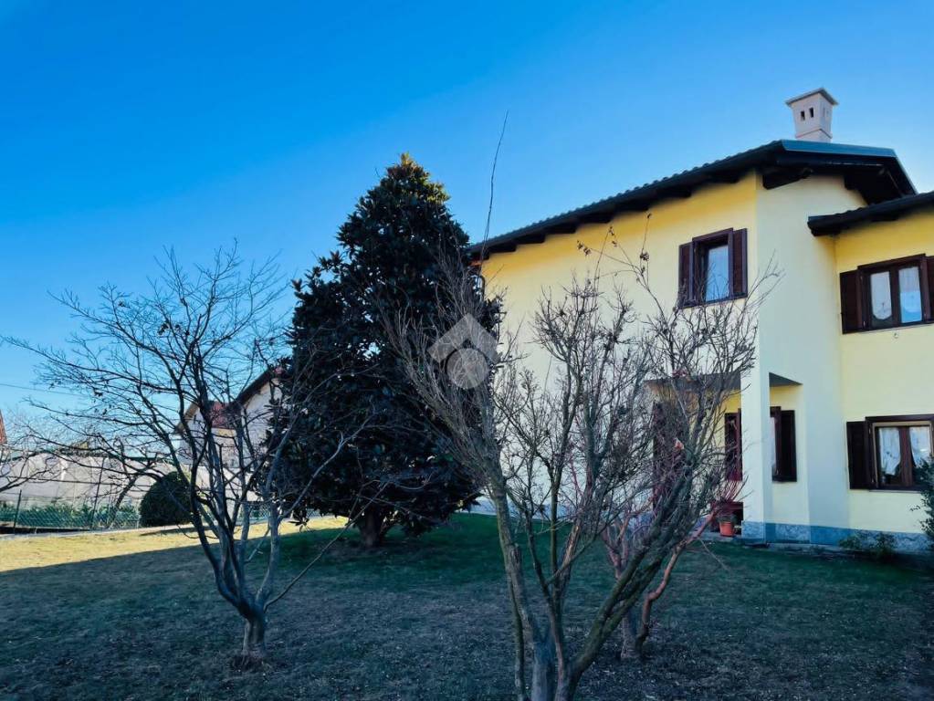 Appartamento in vendita a Lanzo Torinese via santa lucia, 14