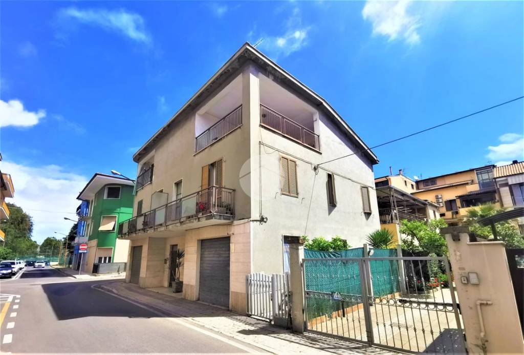 Casa Indipendente in vendita a San Benedetto del Tronto via Carlo Rosselli, 18