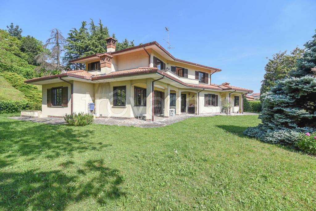 Villa Bifamiliare in vendita a Sirtori via Giovanni Besana