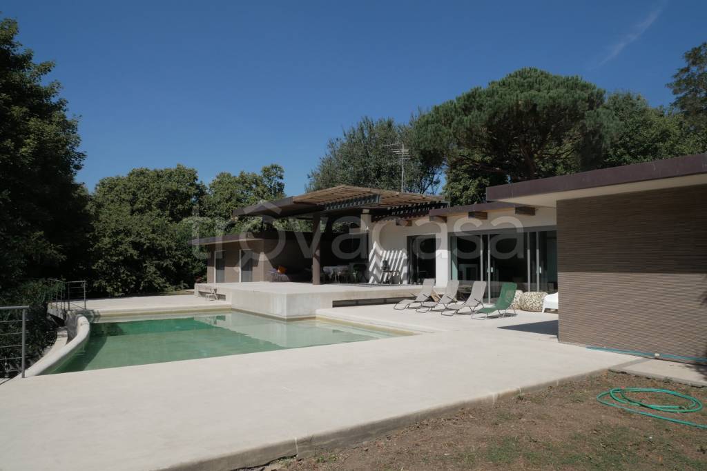 Villa in vendita a Soriano nel Cimino strada Provinciale Piangoli