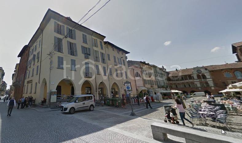 Appartamento in vendita a Pavia piazza della Vittoria, 23