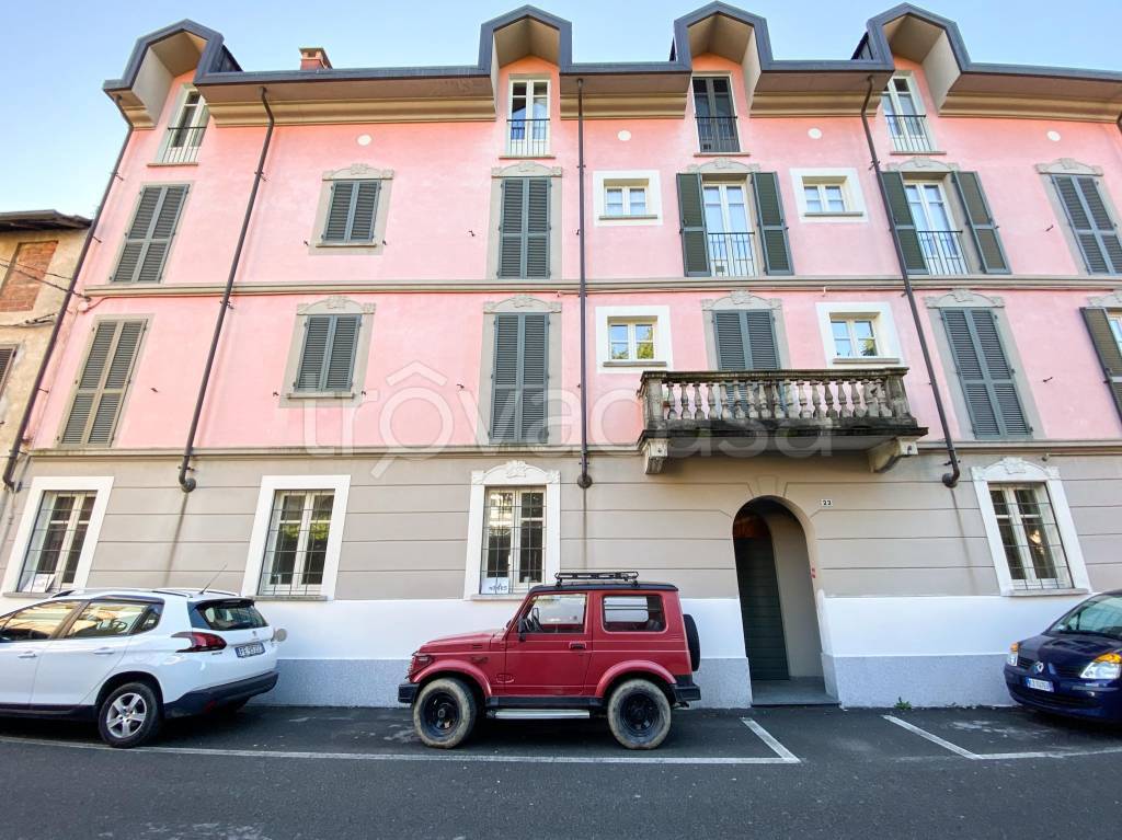 Appartamento in vendita a Borgomanero via Gerolamo Torelli Avvocato