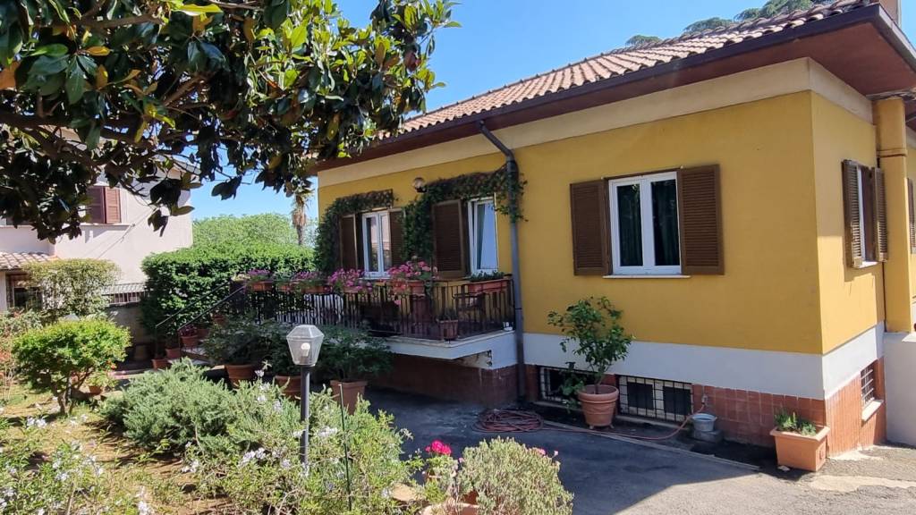 Villa in vendita a Zagarolo via Colle Giacinto
