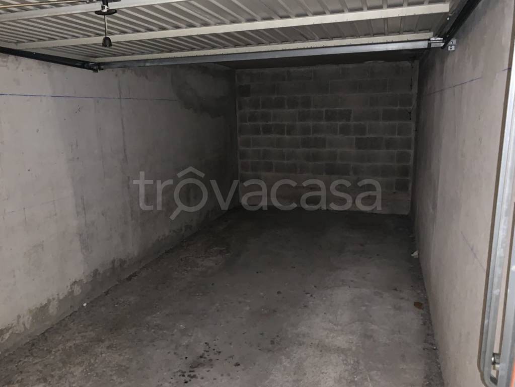 Garage in vendita a Senago via Fosse Ardeatine, 12