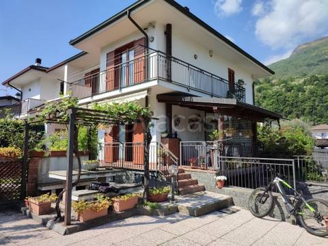 Villa in vendita a Gravellona Toce via Giuseppe Garibaldi